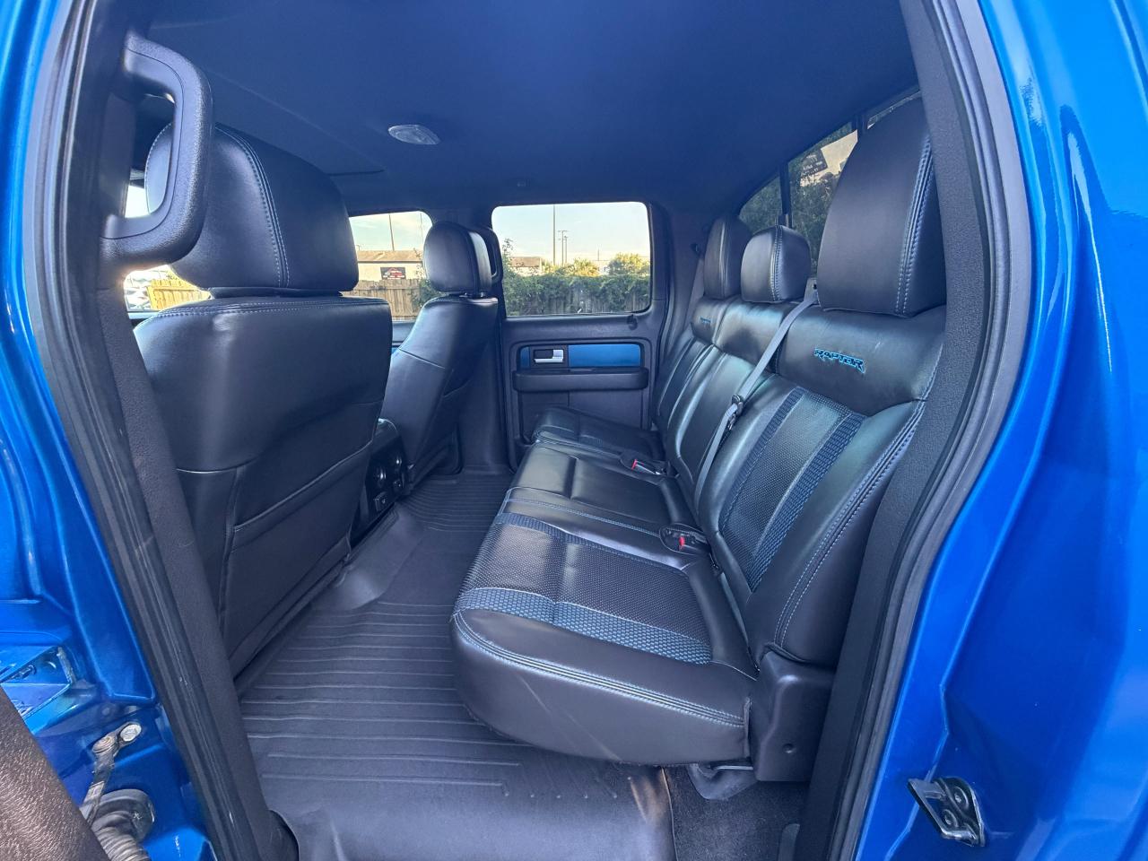 Ford F-150 4WD SuperCrew 145" SVT Raptor 2012