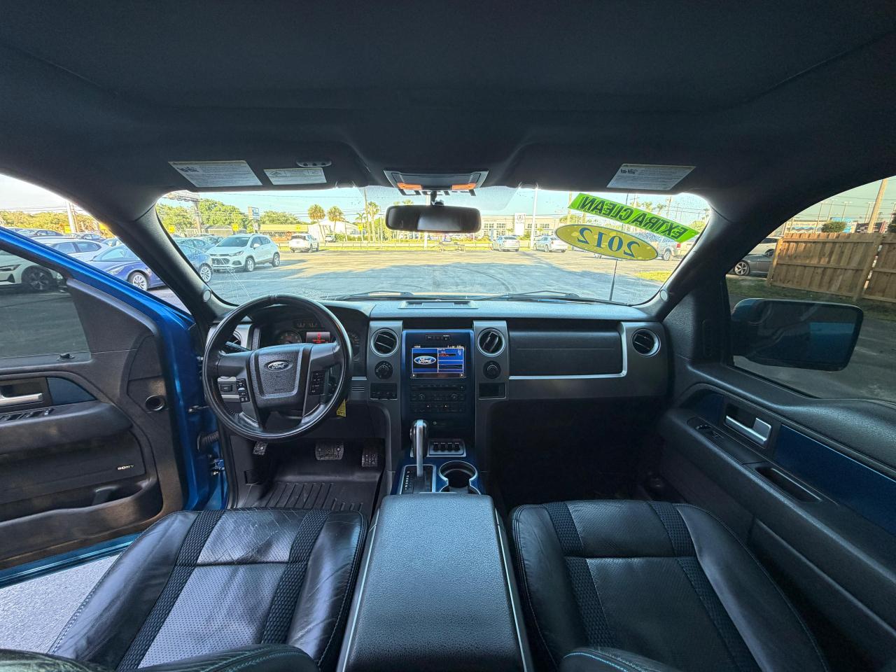 Ford F-150 4WD SuperCrew 145" SVT Raptor 2012