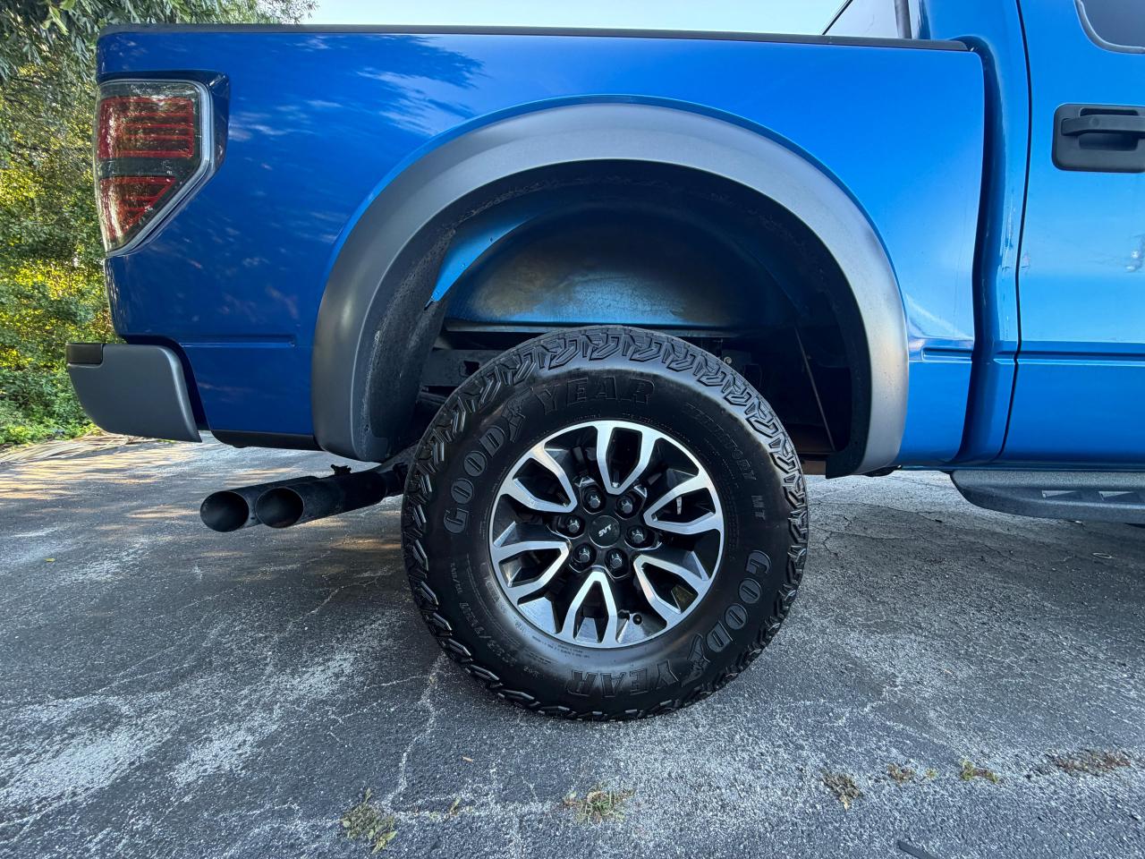 Ford F-150 4WD SuperCrew 145" SVT Raptor 2012