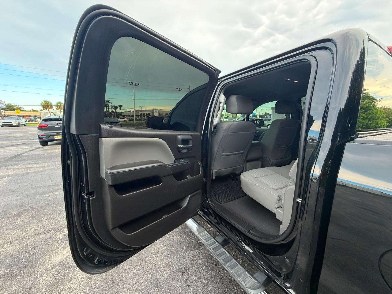 Chevrolet Silverado 1500 2WD Crew Cab 143.5" Custom 2018