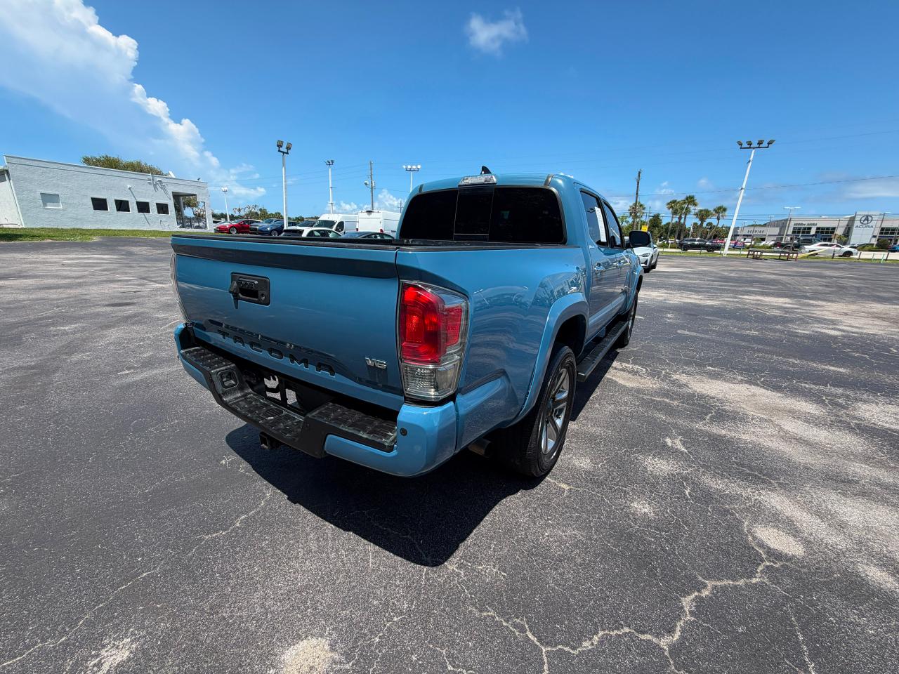 Toyota Tacoma 2WD TRD Off Road Double Cab 5' Bed V6 AT (Natl) 2019