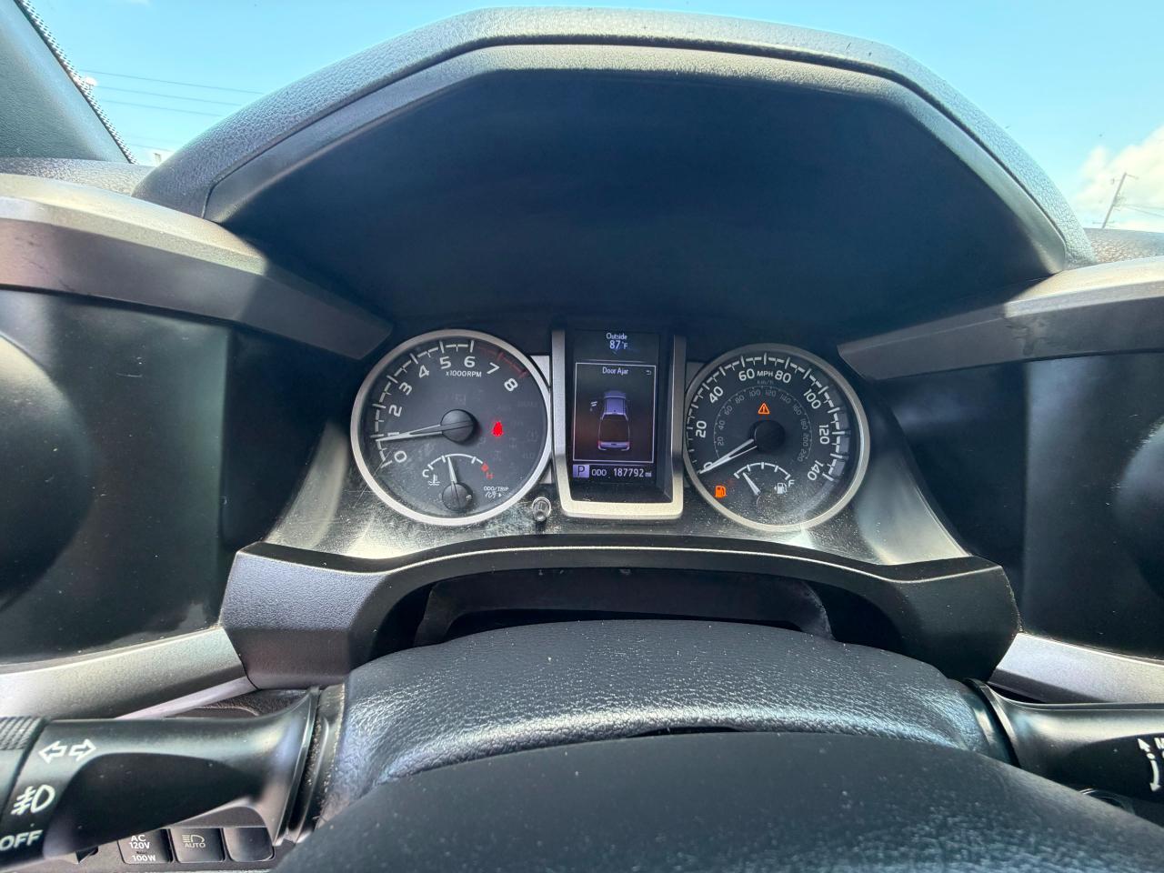 Toyota Tacoma 2WD TRD Off Road Double Cab 5' Bed V6 AT (Natl) 2019