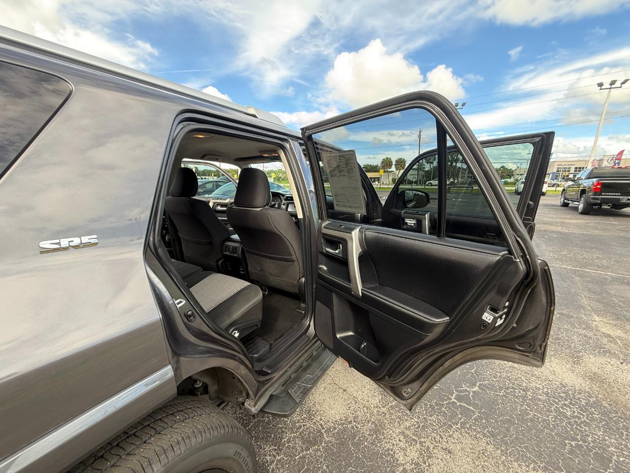 Toyota 4Runner RWD 4dr V6 SR5 Premium (Natl) 2015