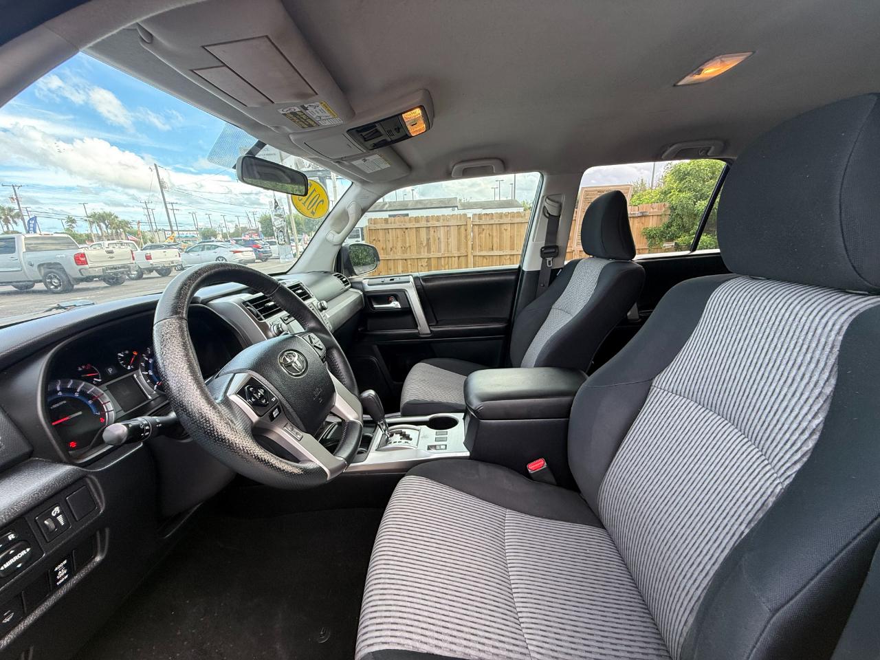 Toyota 4Runner RWD 4dr V6 SR5 Premium (Natl) 2015