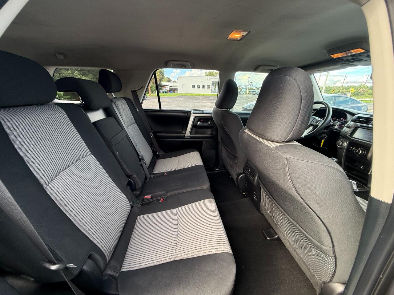 Toyota 4Runner RWD 4dr V6 SR5 Premium (Natl) 2015