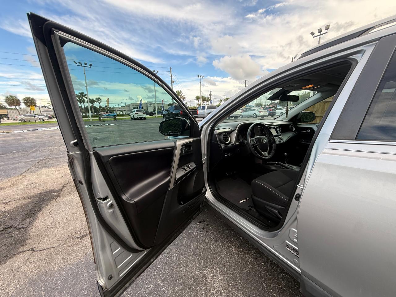 Toyota RAV4 Adventure FWD (Natl) 2018