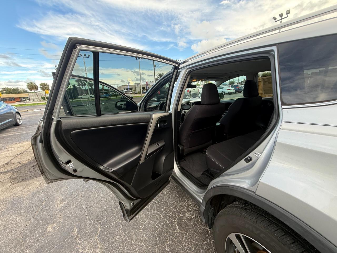 Toyota RAV4 Adventure FWD (Natl) 2018