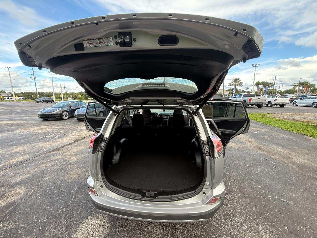 Toyota RAV4 Adventure FWD (Natl) 2018