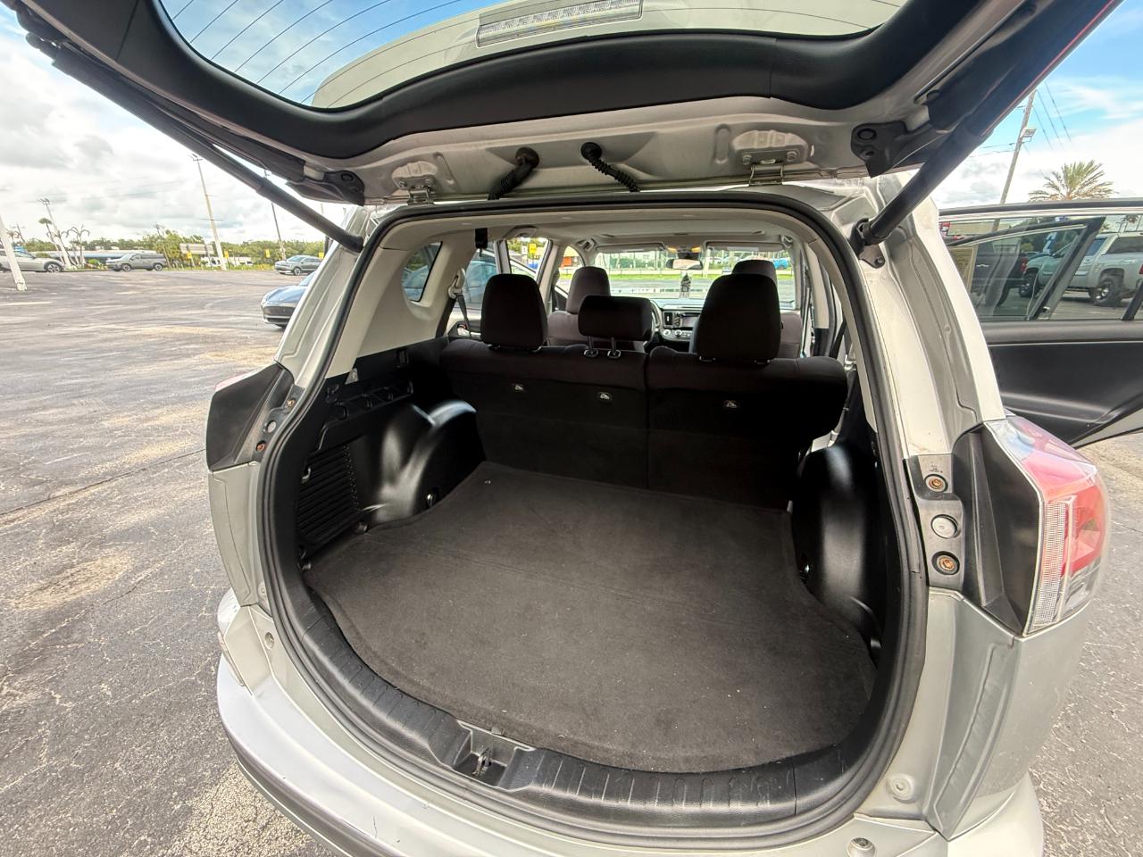 Toyota RAV4 Adventure FWD (Natl) 2018