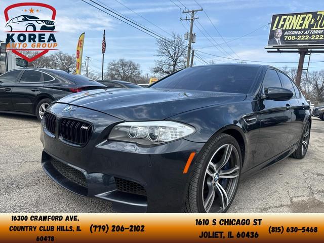 Gray 2013 BMW M5 RWD Sedan Rear-Wheel Drive 6-Speed Manual