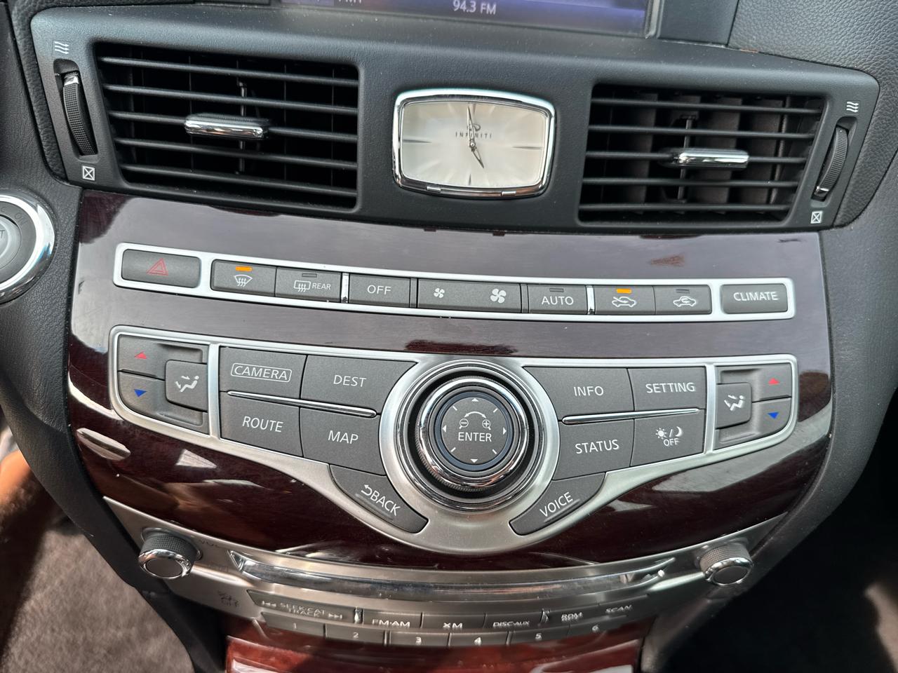Infiniti Q70 3.7 AWD 2015