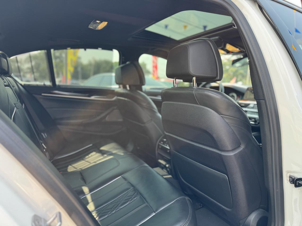 BMW 5-Series M550i xDrive 2018