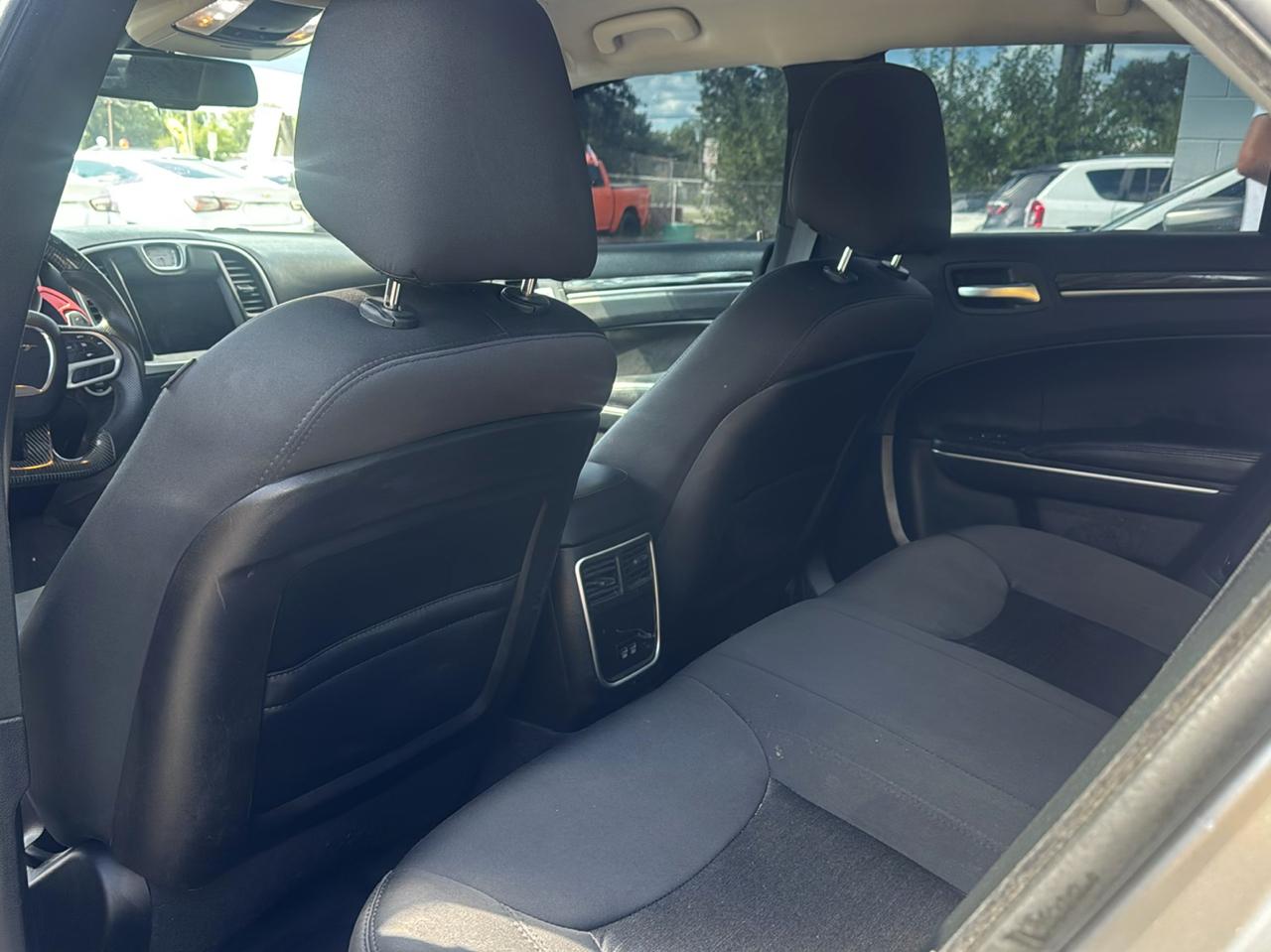 Chrysler 300  2018