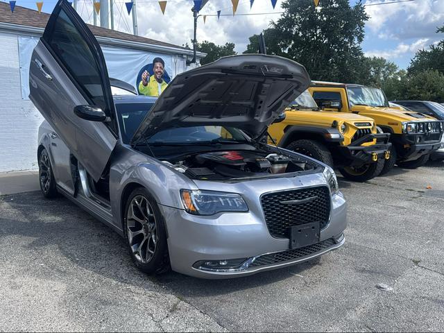 Gray 2018 Chrysler 300 Sedan Rear-Wheel Drive Automatic