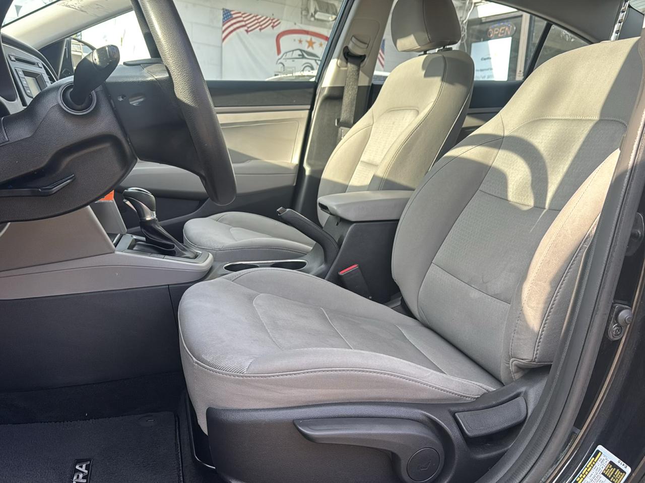 Hyundai Elantra  2018