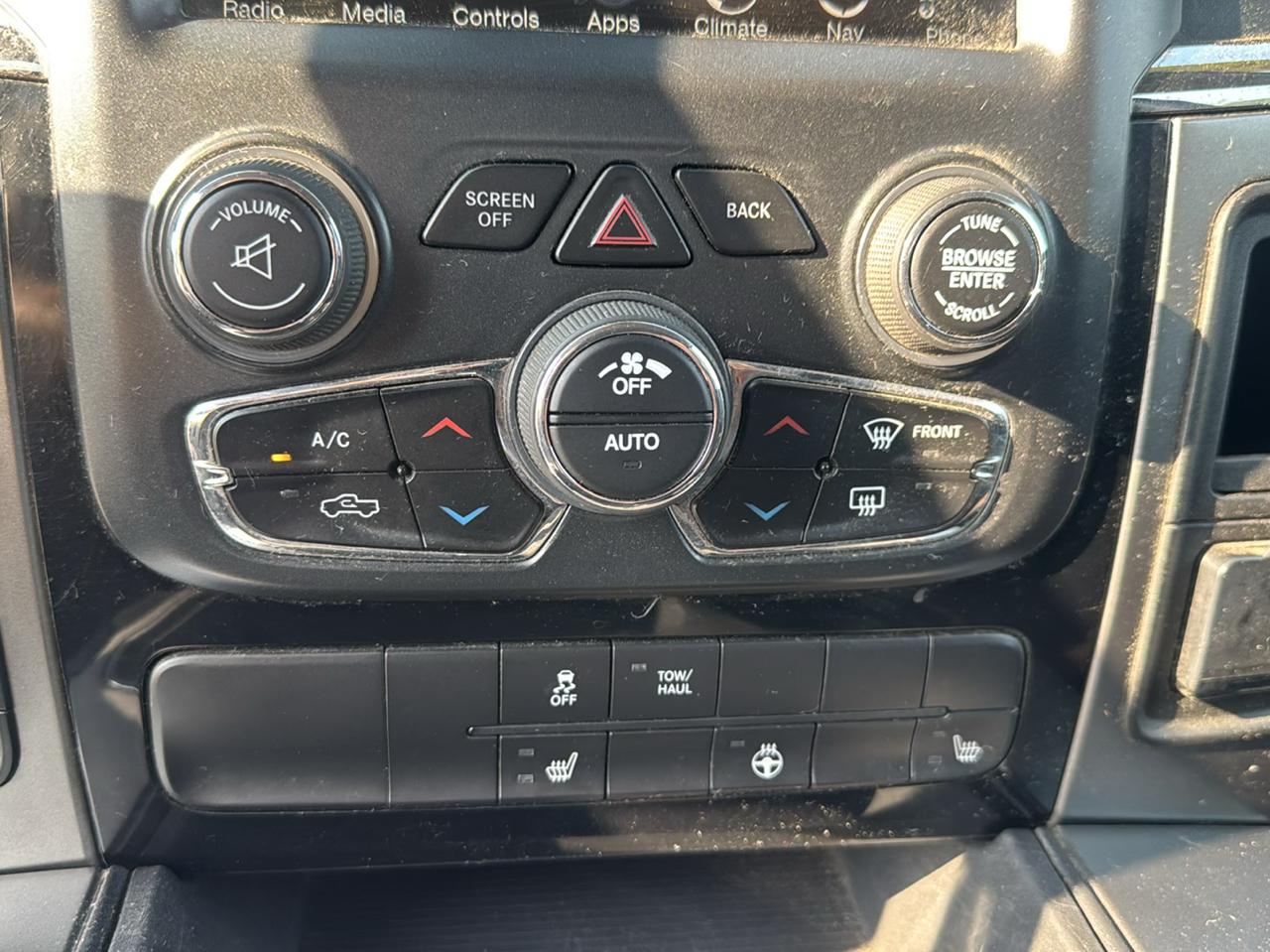 RAM 1500 Big Horn/Lone Star 4x4 Crew Cab 6'4" Box 2017