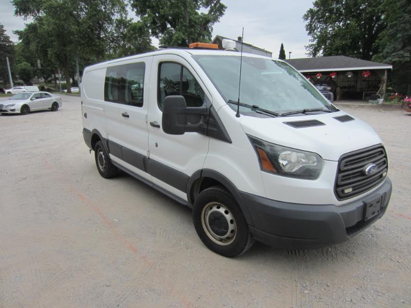 Ford Transit 250 Van Low Roof 60/40 Pass.130-in. WB 2015