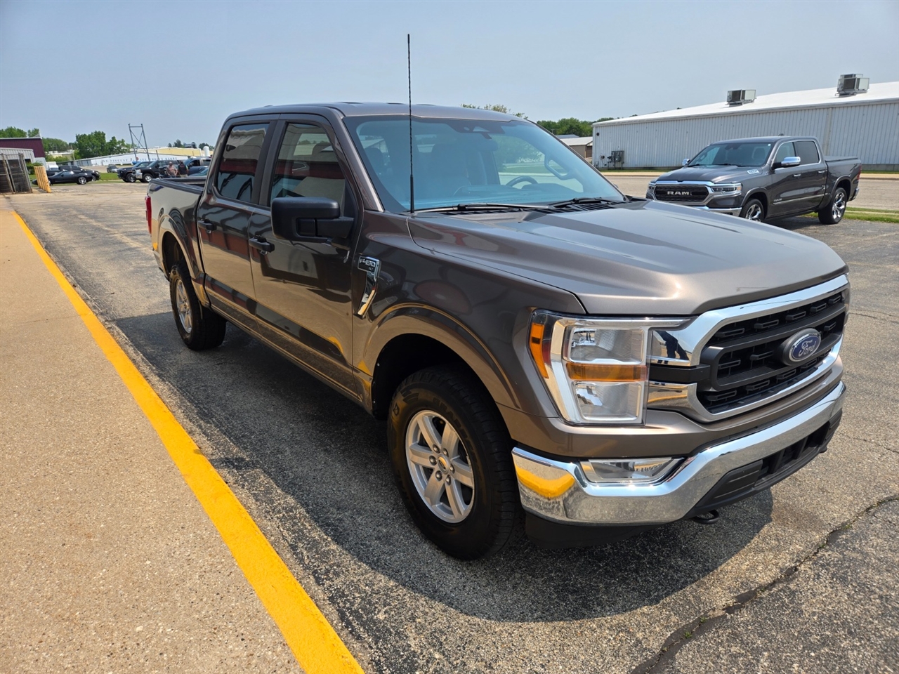 2022 Ford F-150 XLT photo 3