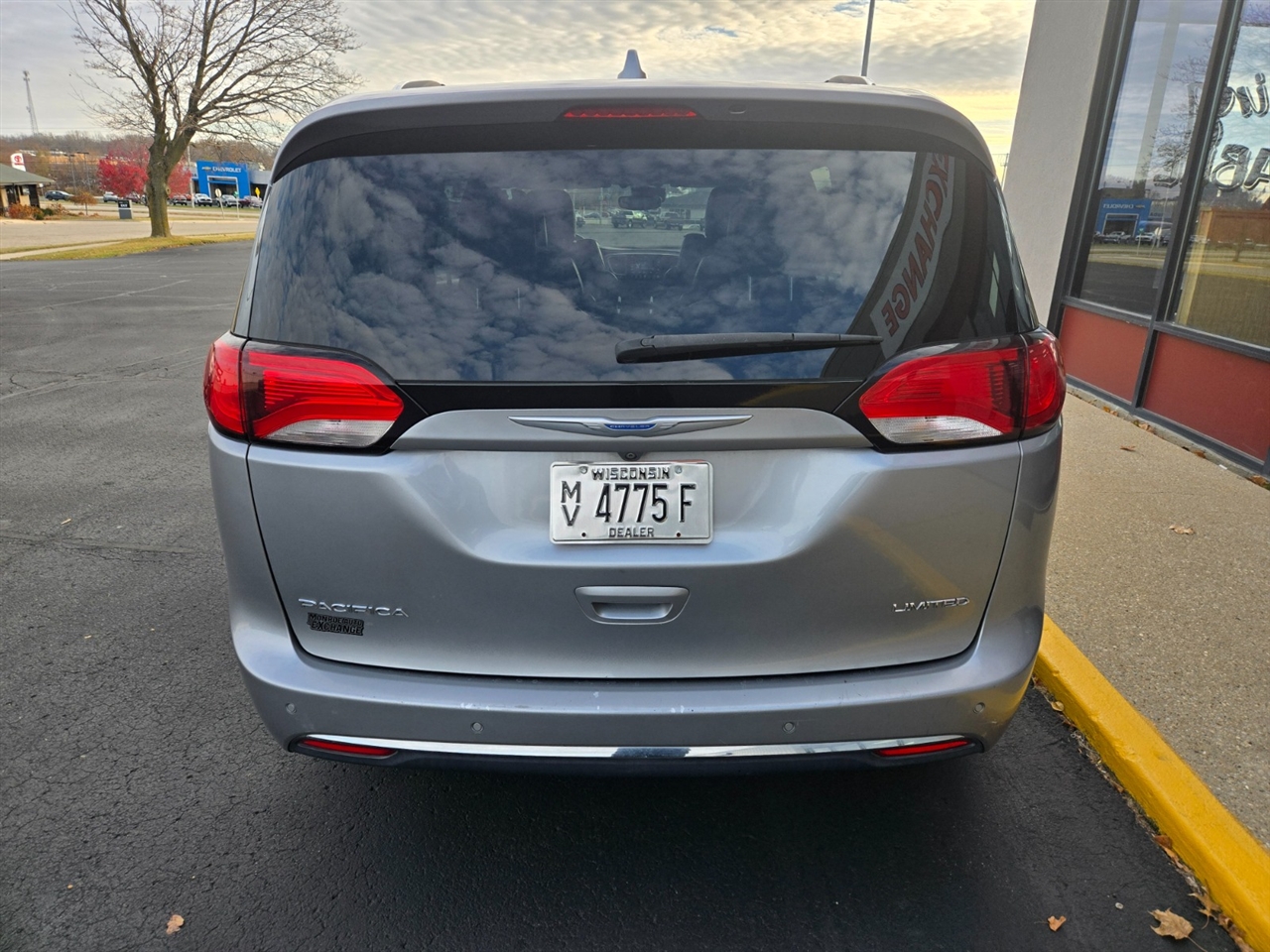 2018 Chrysler Pacifica Limited photo 4