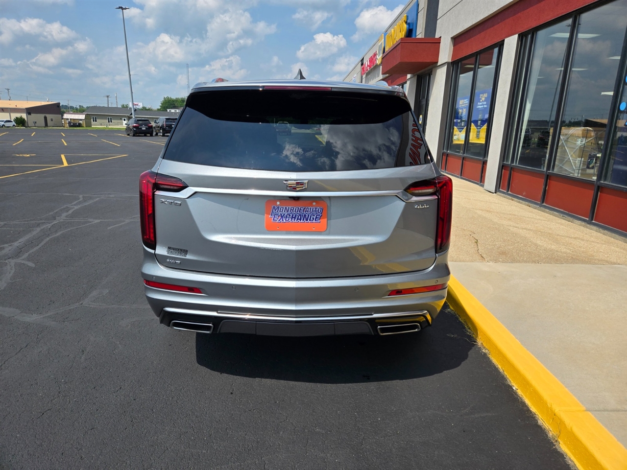 2023 Cadillac XT6 Premium Luxury photo 3