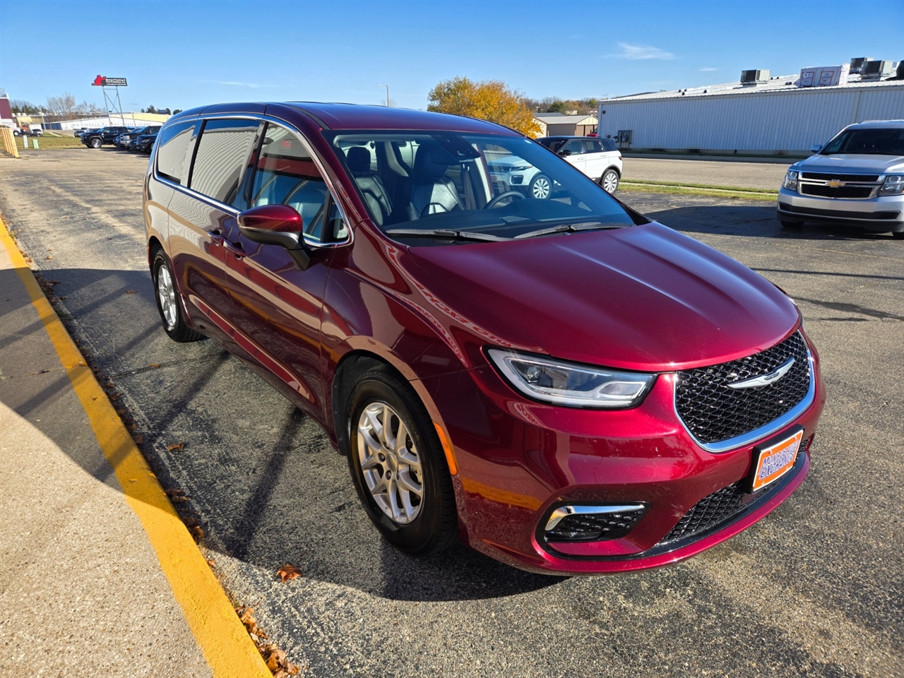 2023 Chrysler Pacifica Touring L photo 3