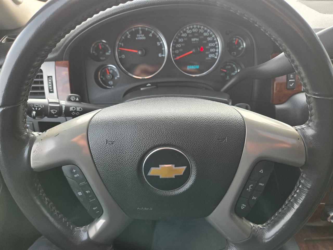 Chevrolet Tahoe LTZ 2WD 2011