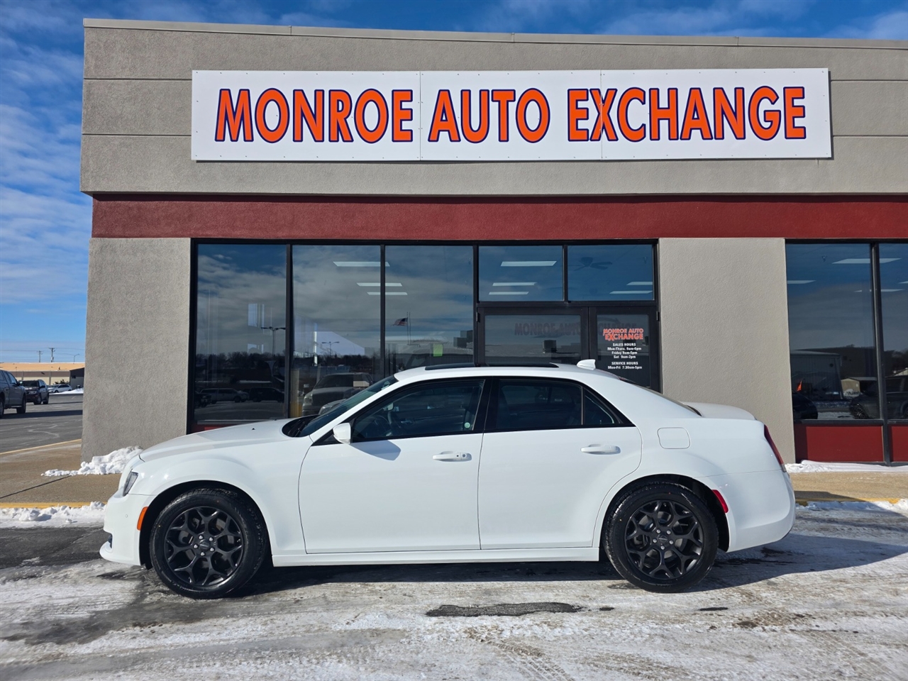 2023 Chrysler 300 Touring L