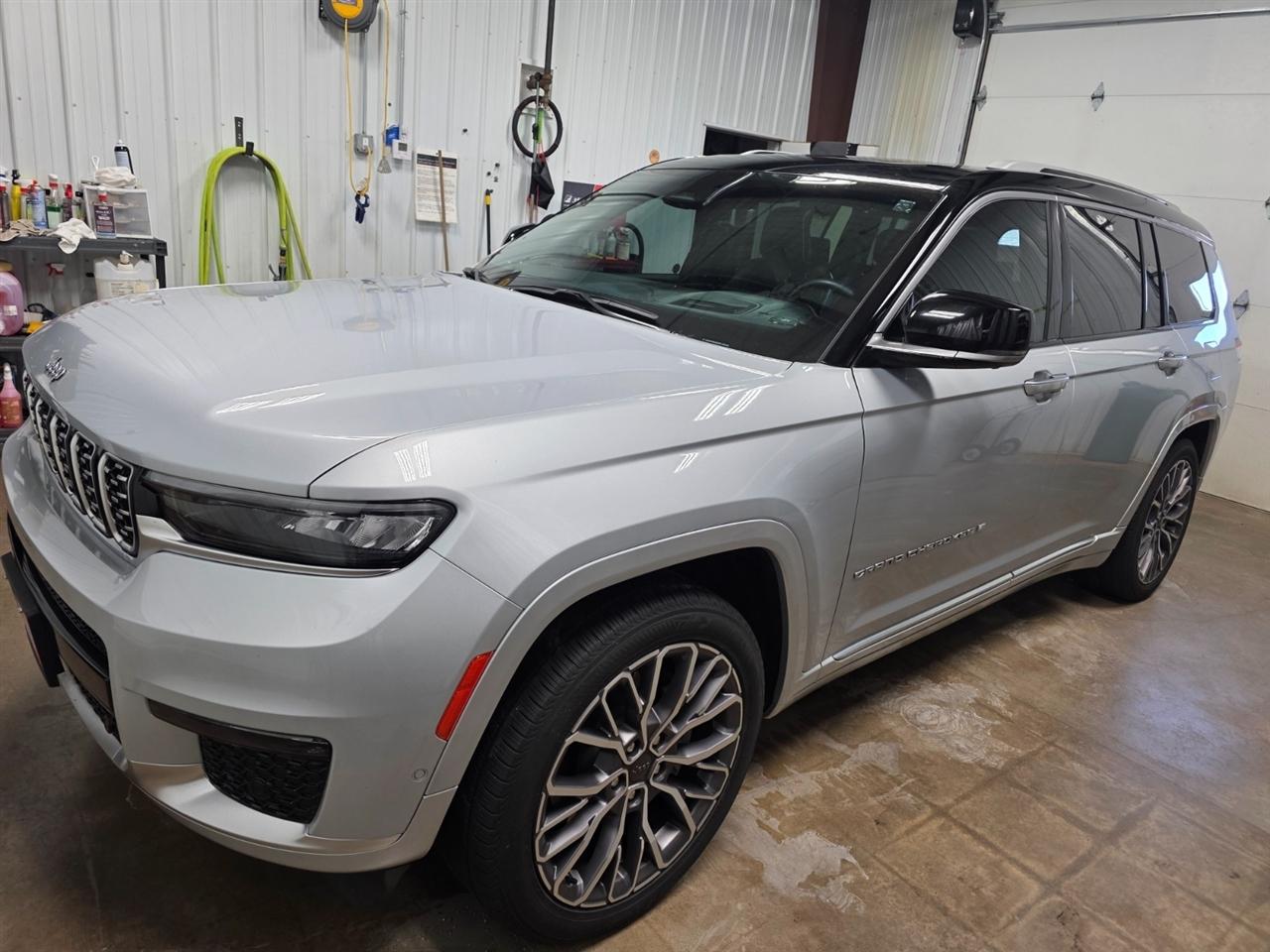 Jeep Grand Cherokee L Summit 4WD 2023