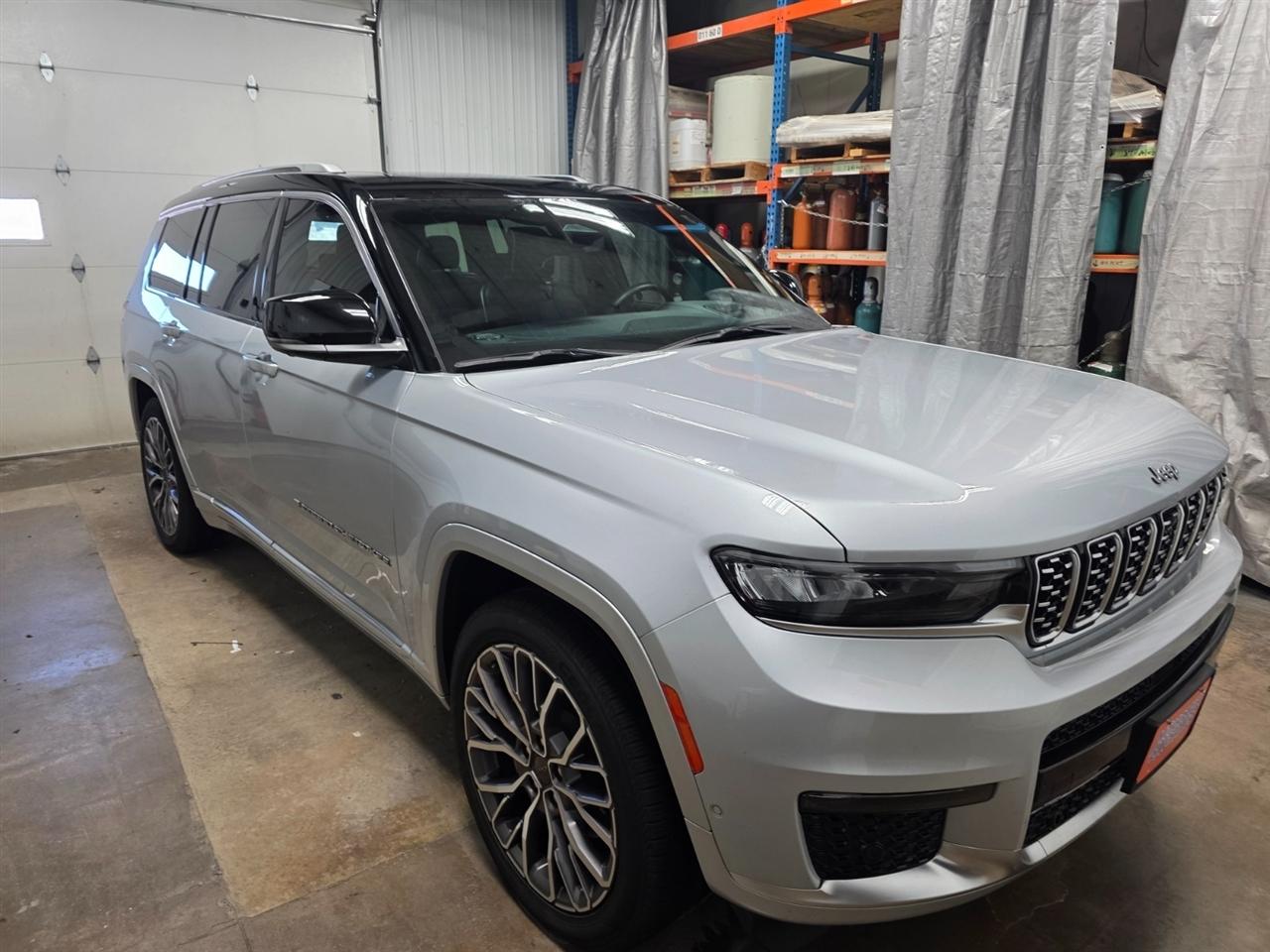 Jeep Grand Cherokee L Summit 4WD 2023