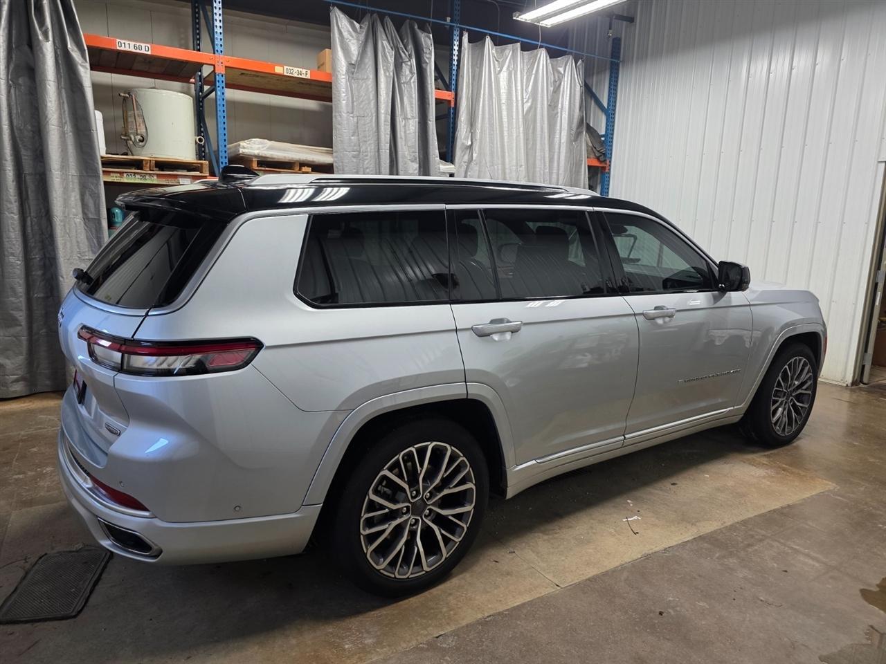 Jeep Grand Cherokee L Summit 4WD 2023