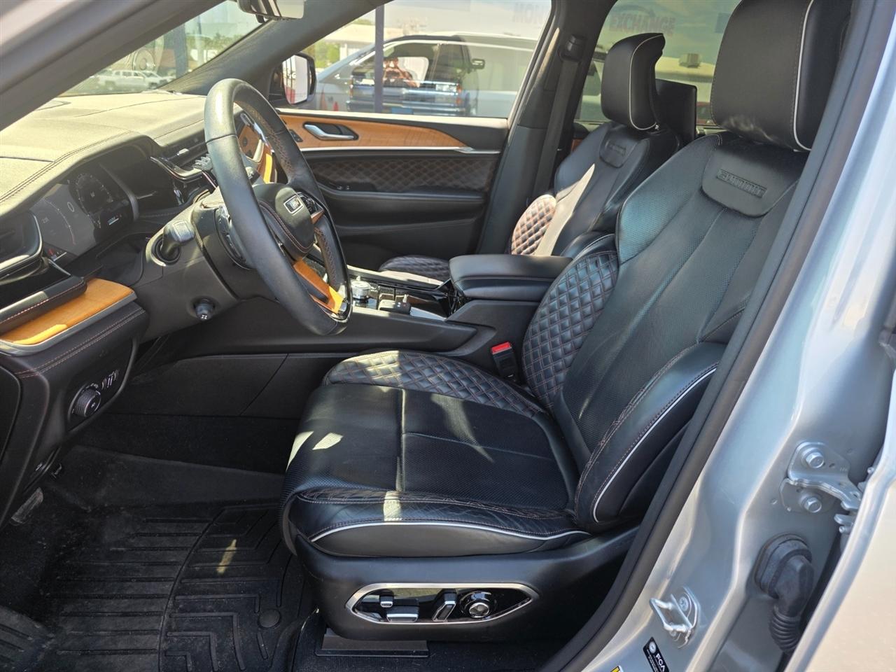 Jeep Grand Cherokee L Summit 4WD 2023