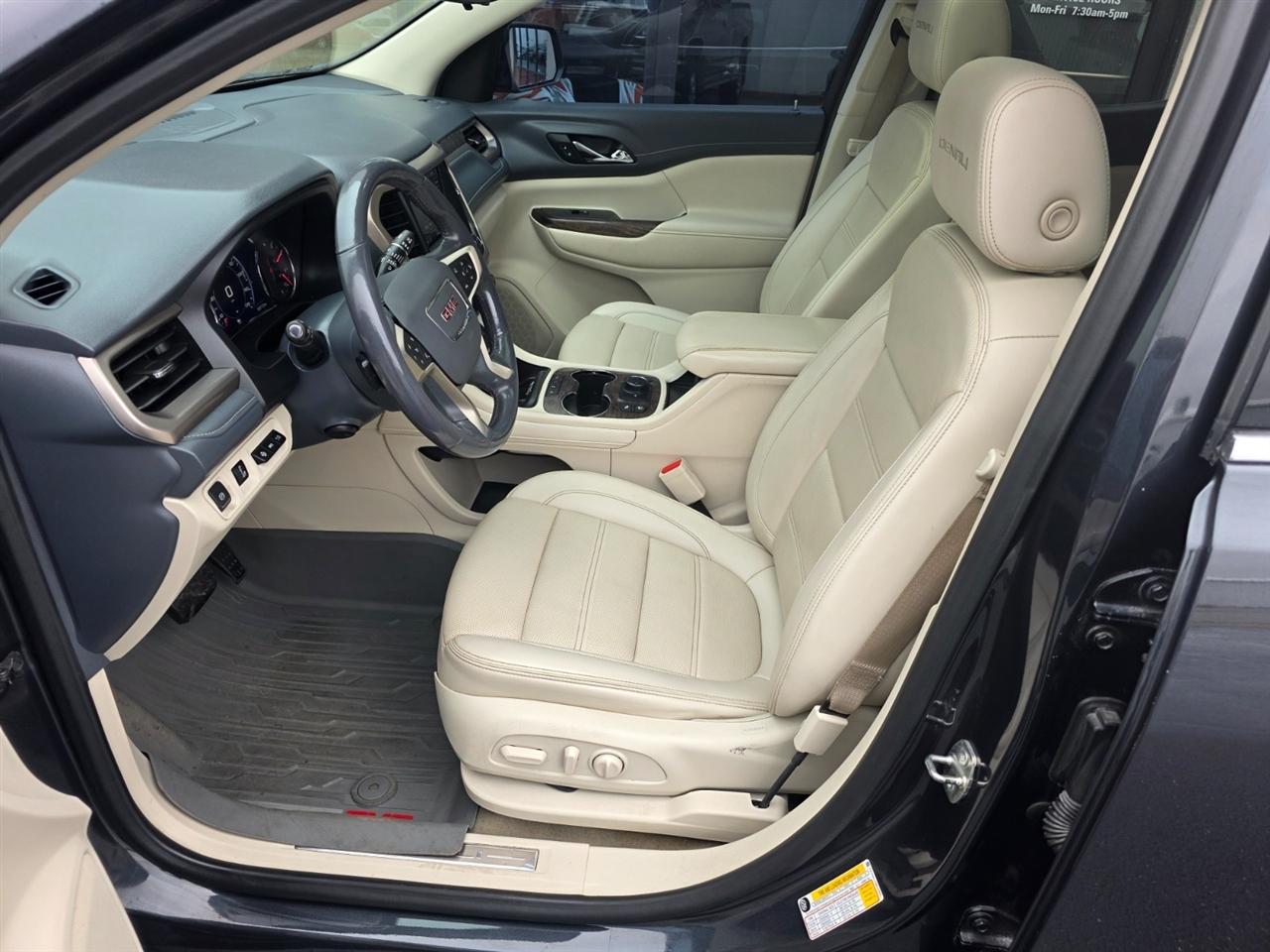 GMC Acadia Denali AWD 2021