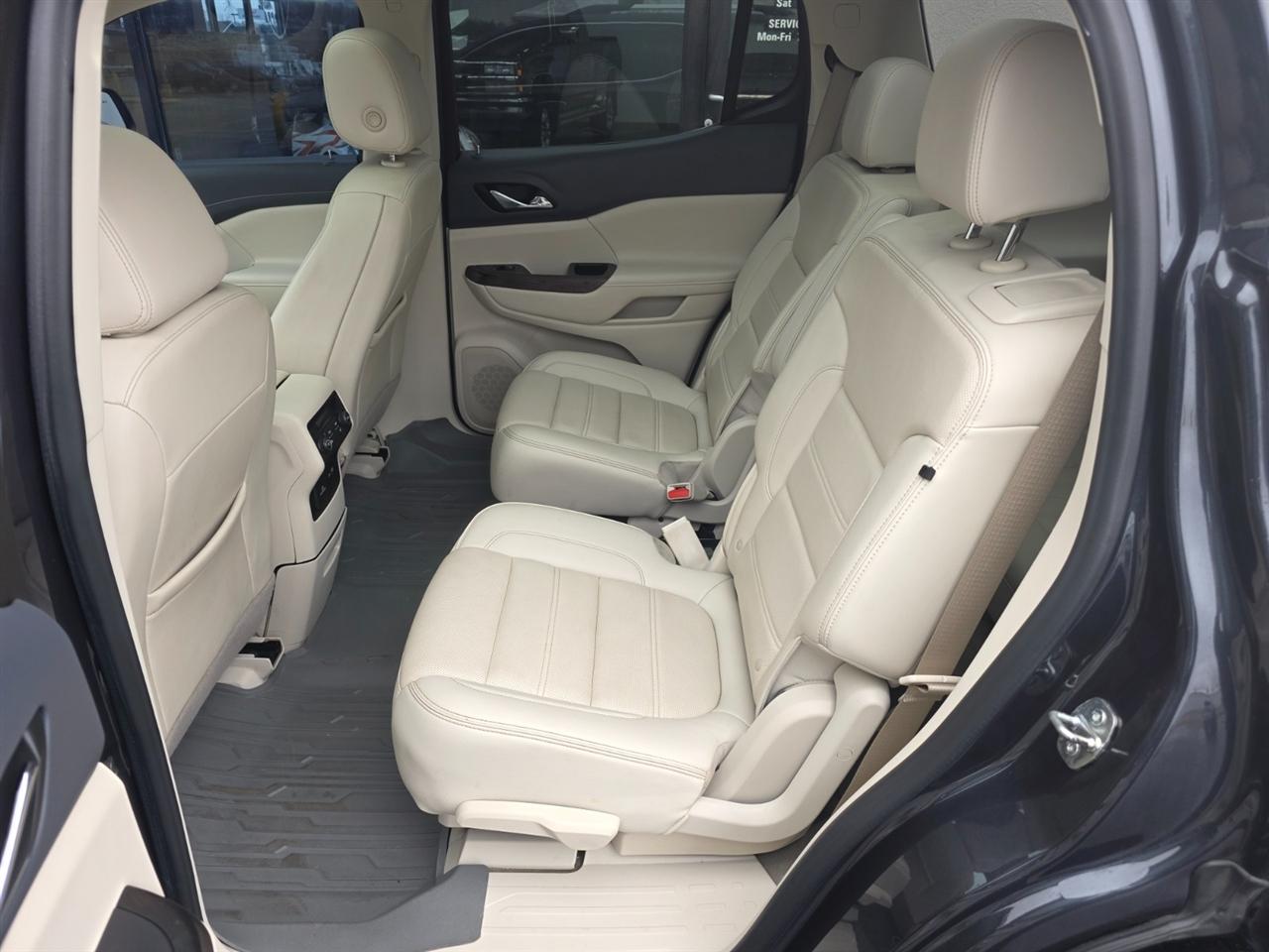 GMC Acadia Denali AWD 2021