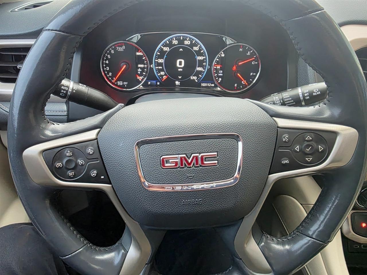 GMC Acadia Denali AWD 2021