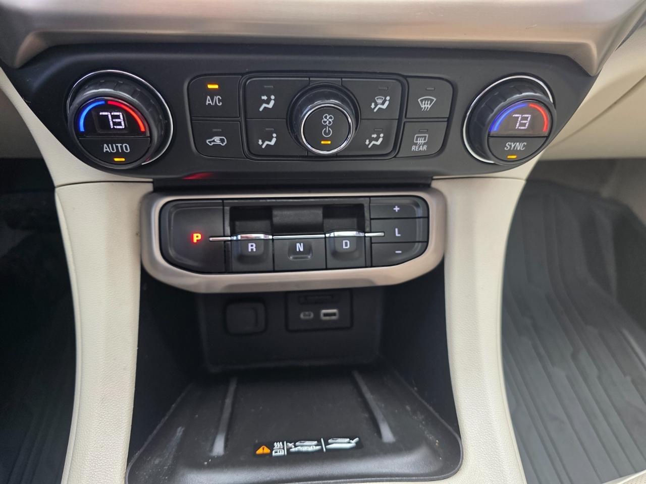 GMC Acadia Denali AWD 2021