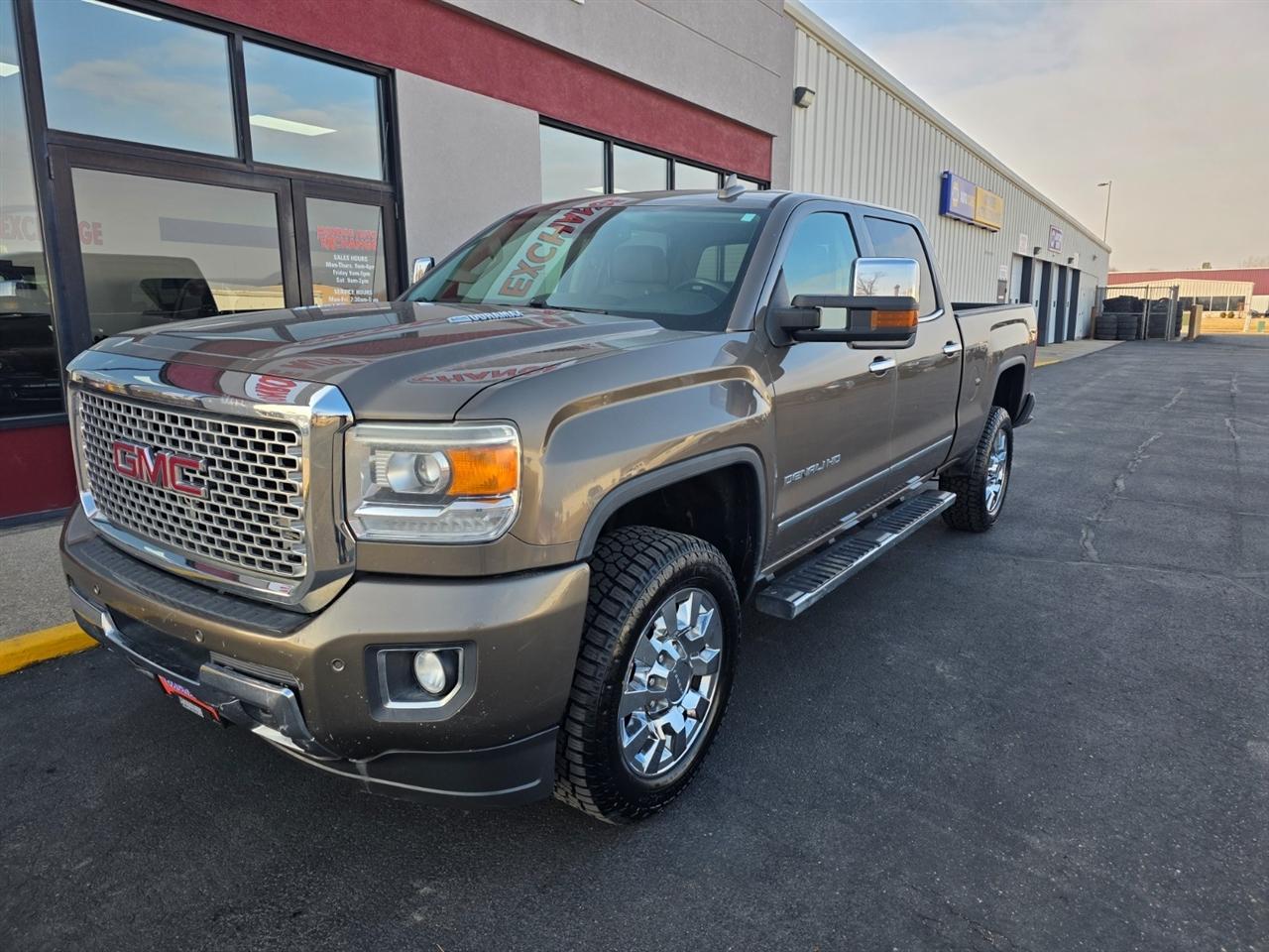 GMC Sierra 2500HD Denali Crew Cab 4WD 2015