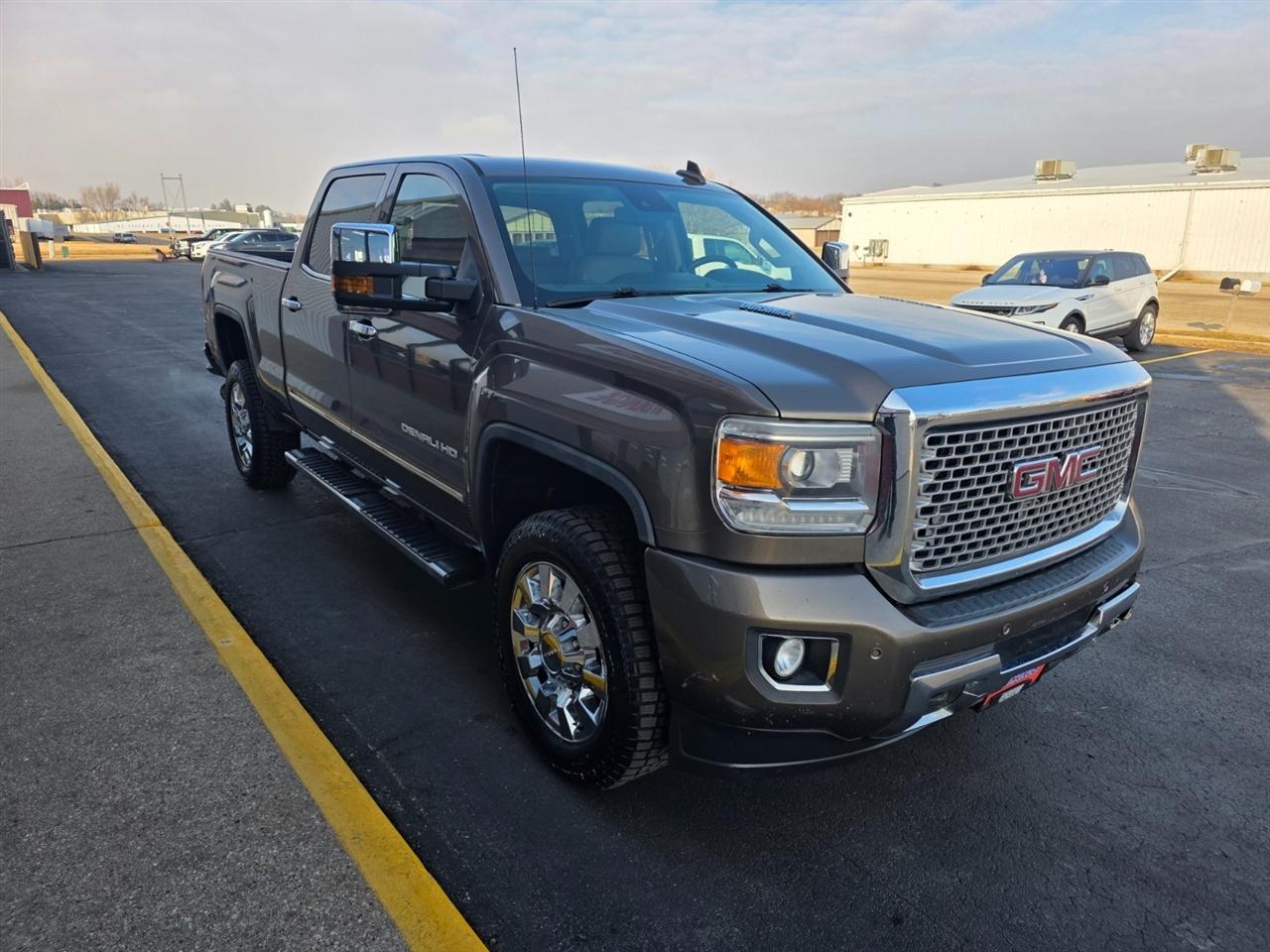 GMC Sierra 2500HD Denali Crew Cab 4WD 2015