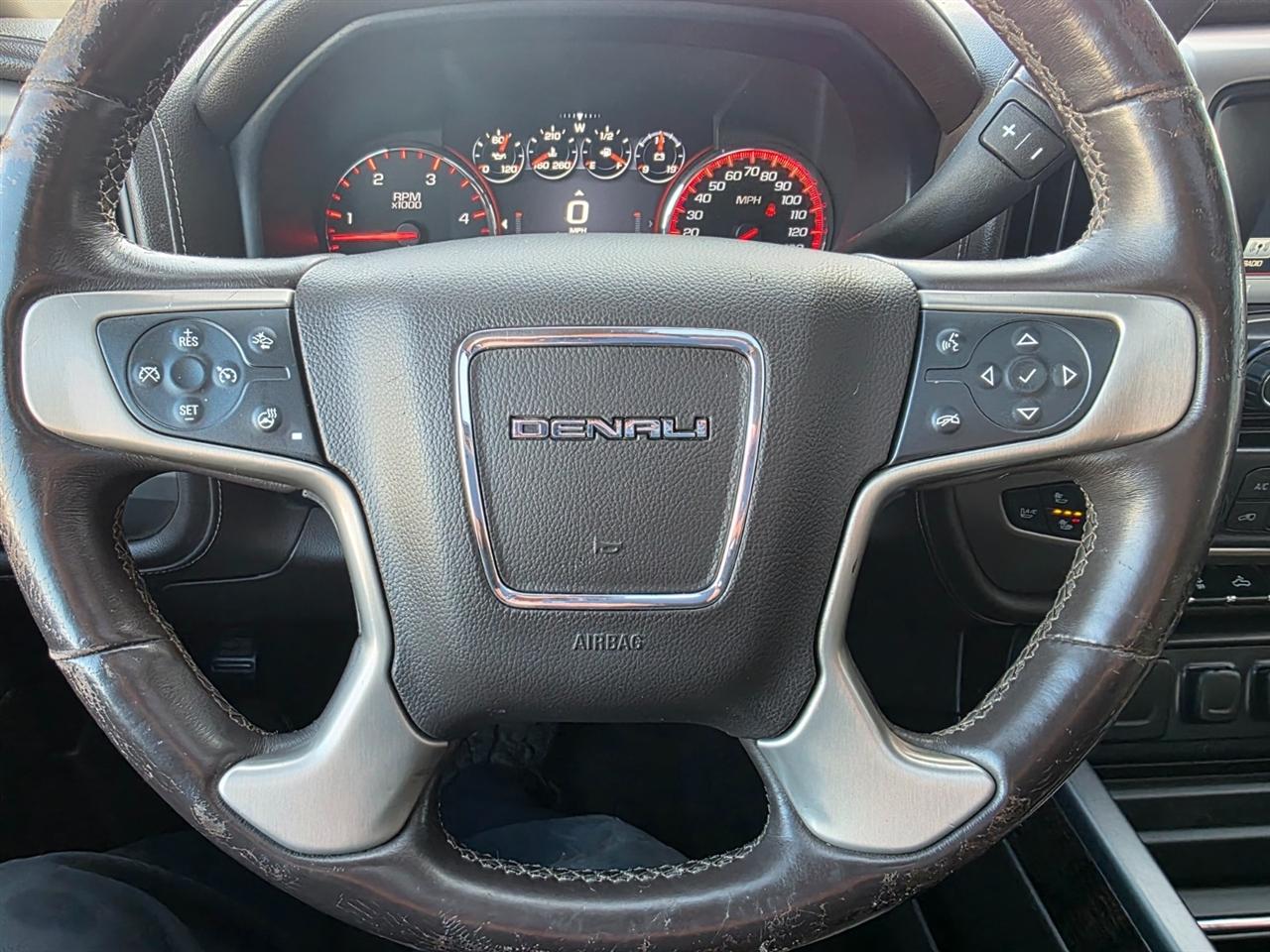 GMC Sierra 2500HD Denali Crew Cab 4WD 2015