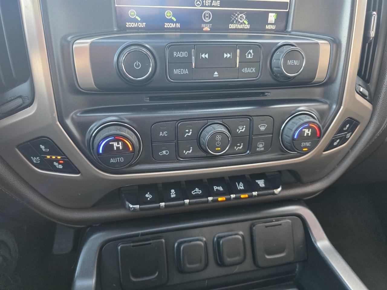 GMC Sierra 2500HD Denali Crew Cab 4WD 2015