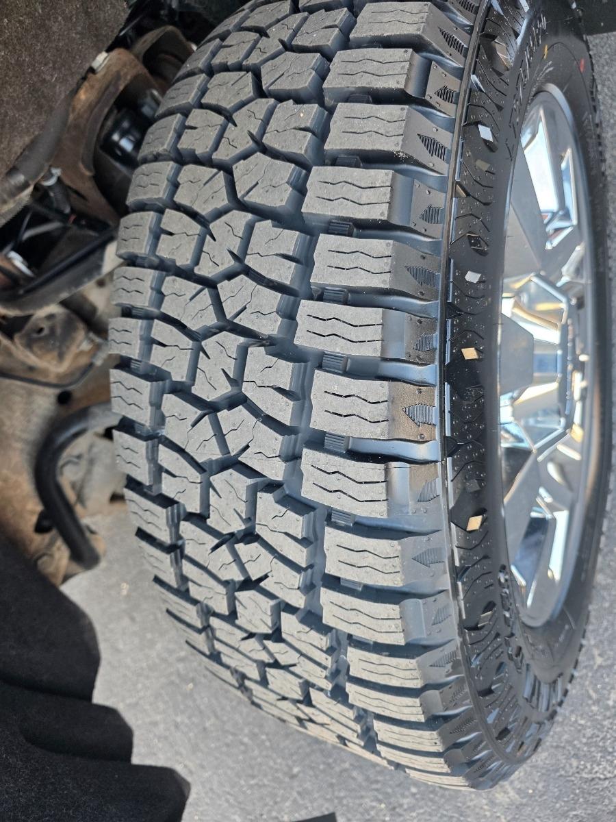 GMC Sierra 2500HD Denali Crew Cab 4WD 2015