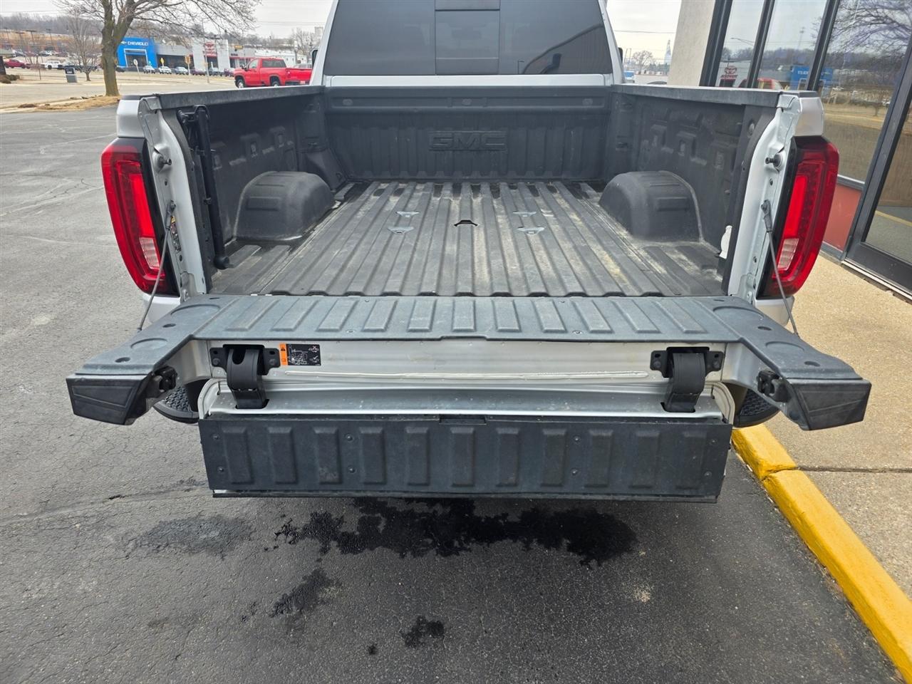 GMC Sierra 2500HD SLT Crew Cab 4WD 2023