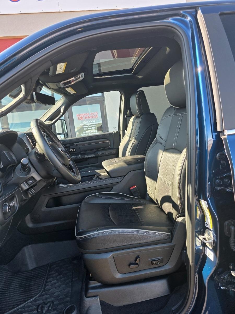 RAM 2500 Limited Crew Cab SWB 4WD 2024