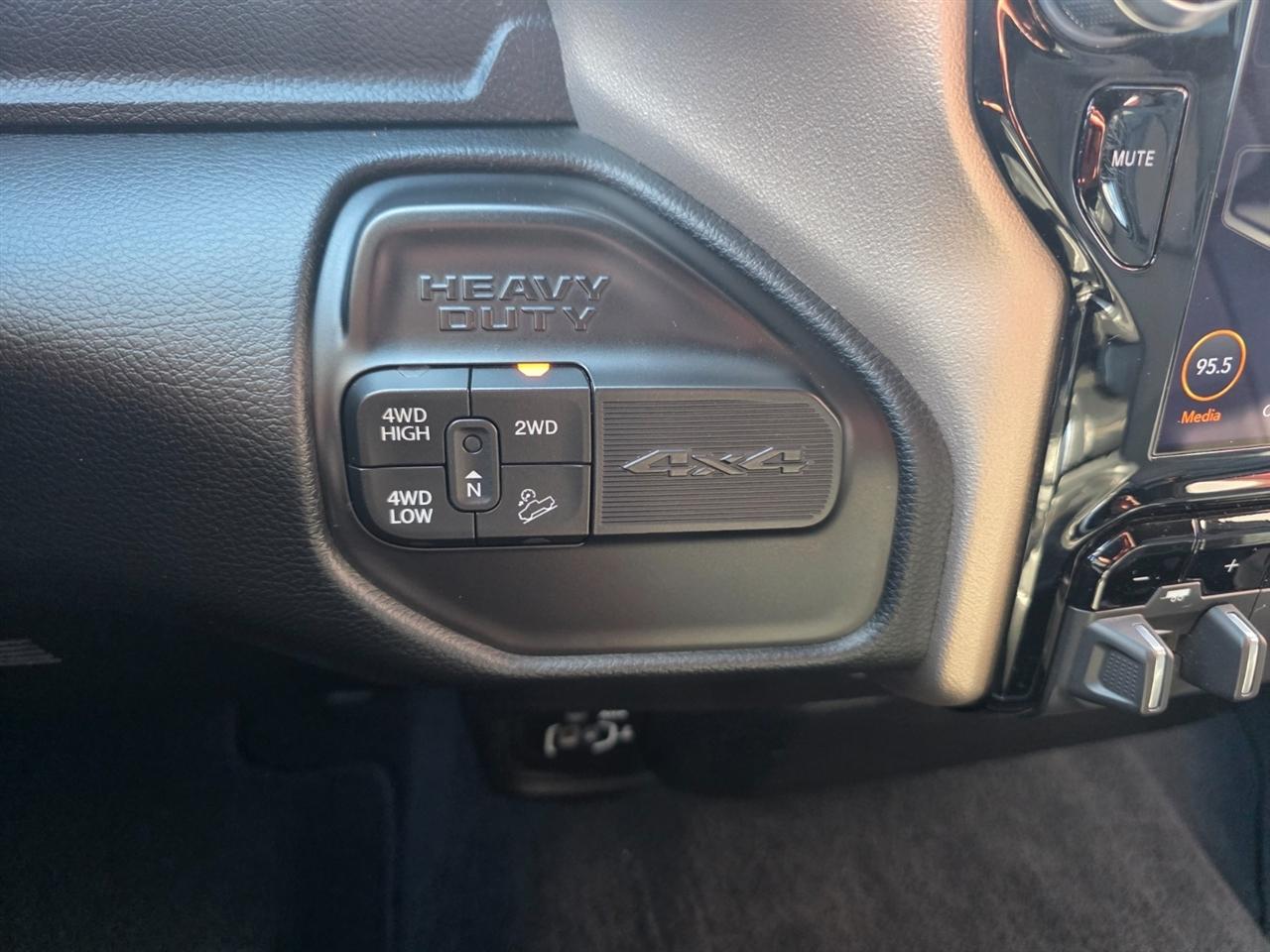 RAM 2500 Laramie Mega Cab 4WD 2019