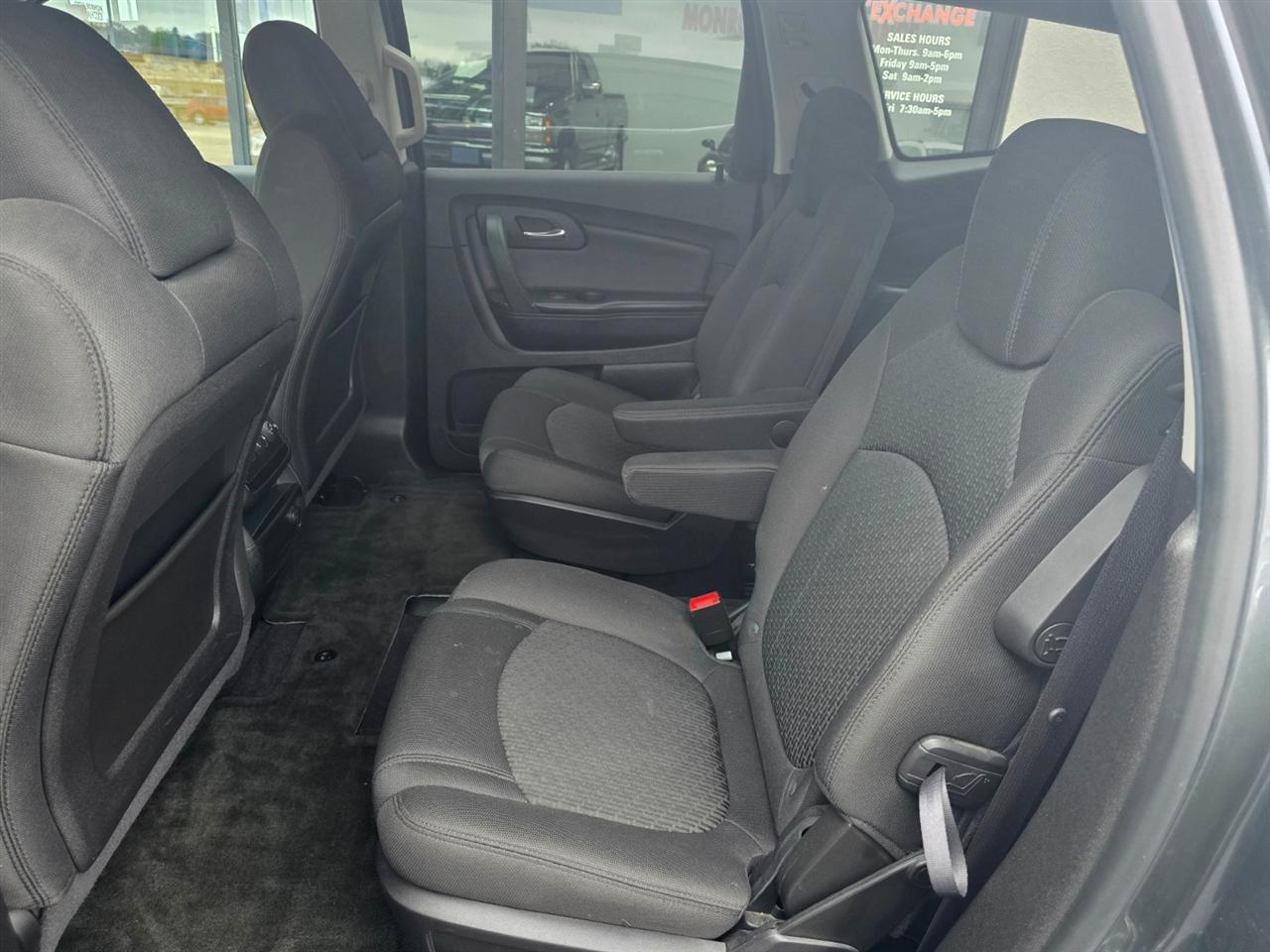 Chevrolet Traverse LT1 FWD 2010