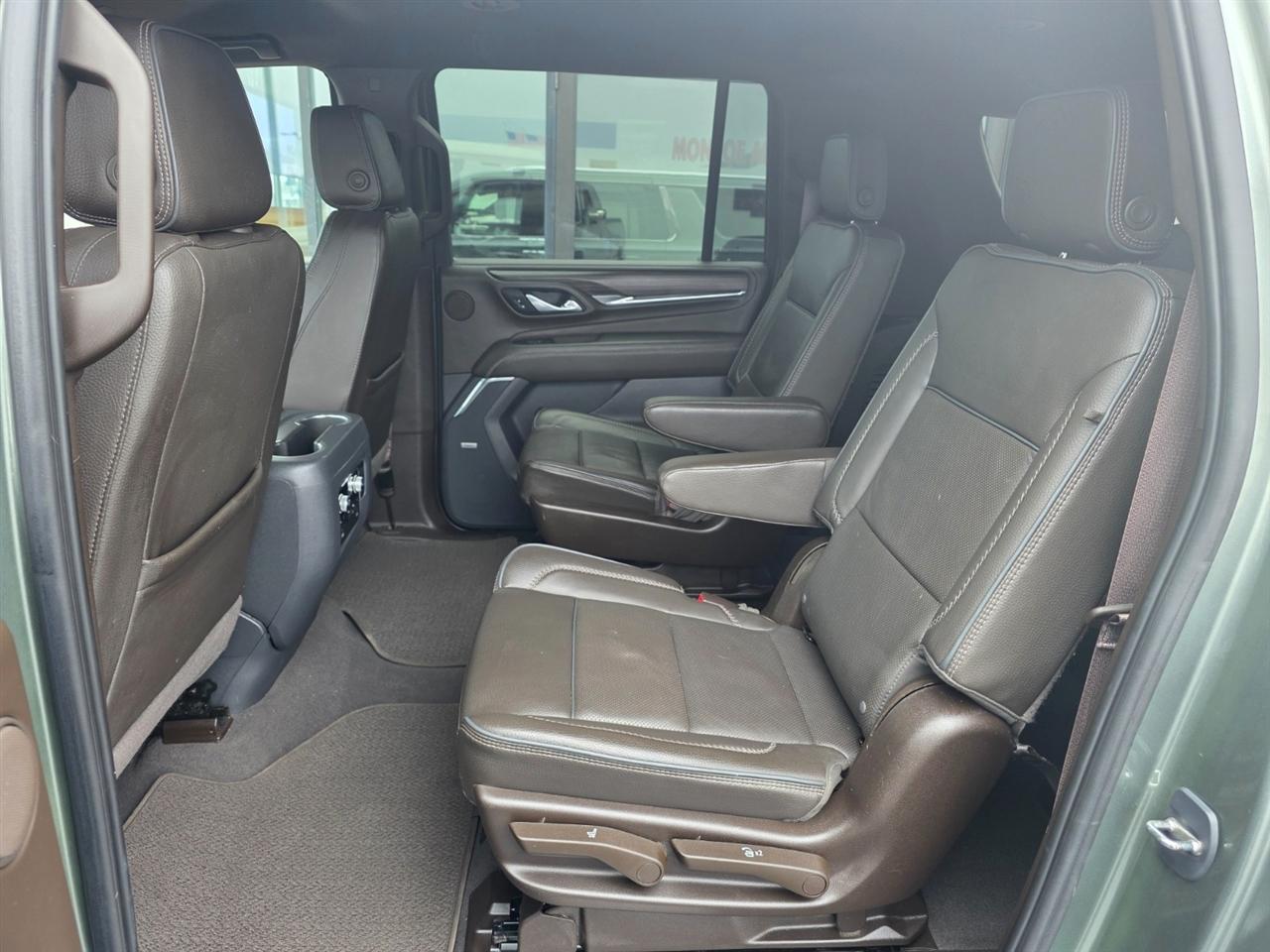 GMC Yukon XL Denali 4WD 2023