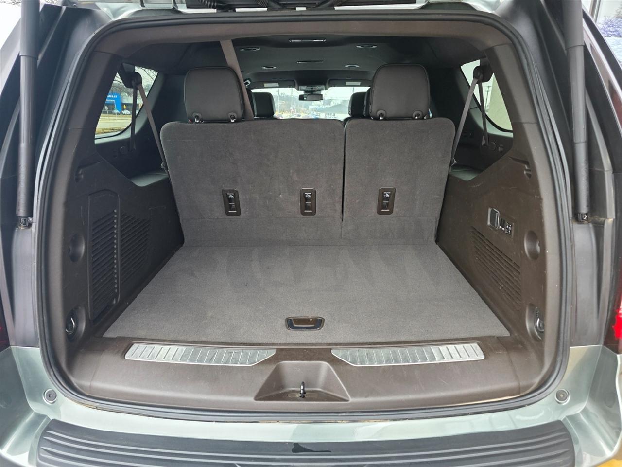 GMC Yukon XL Denali 4WD 2023