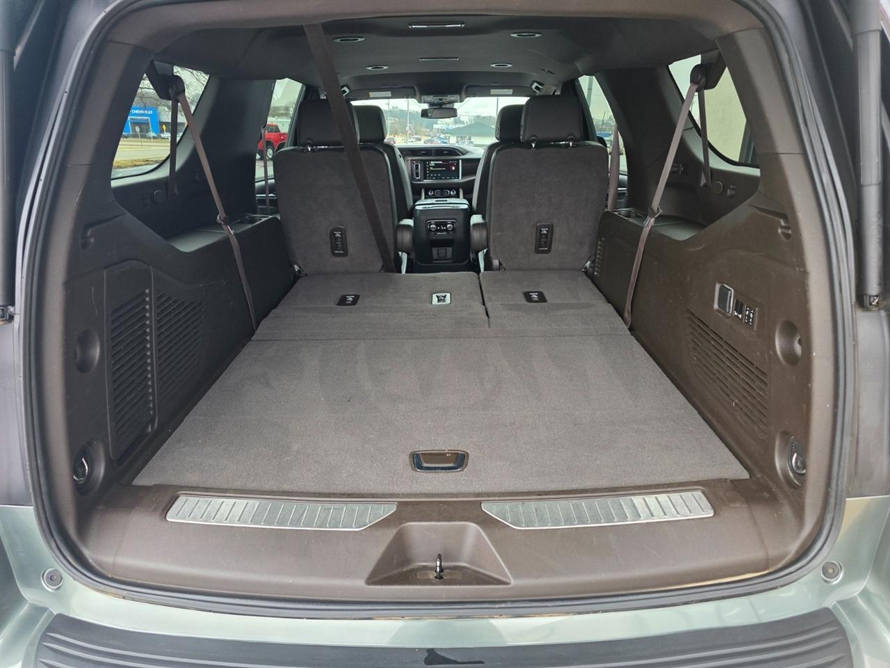 GMC Yukon XL Denali 4WD 2023