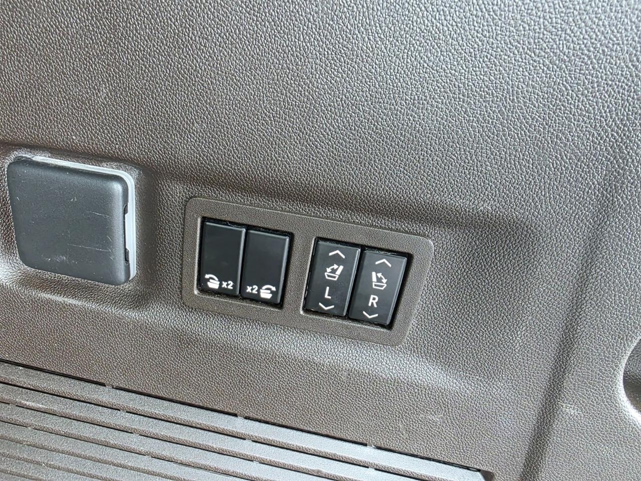 GMC Yukon XL Denali 4WD 2023