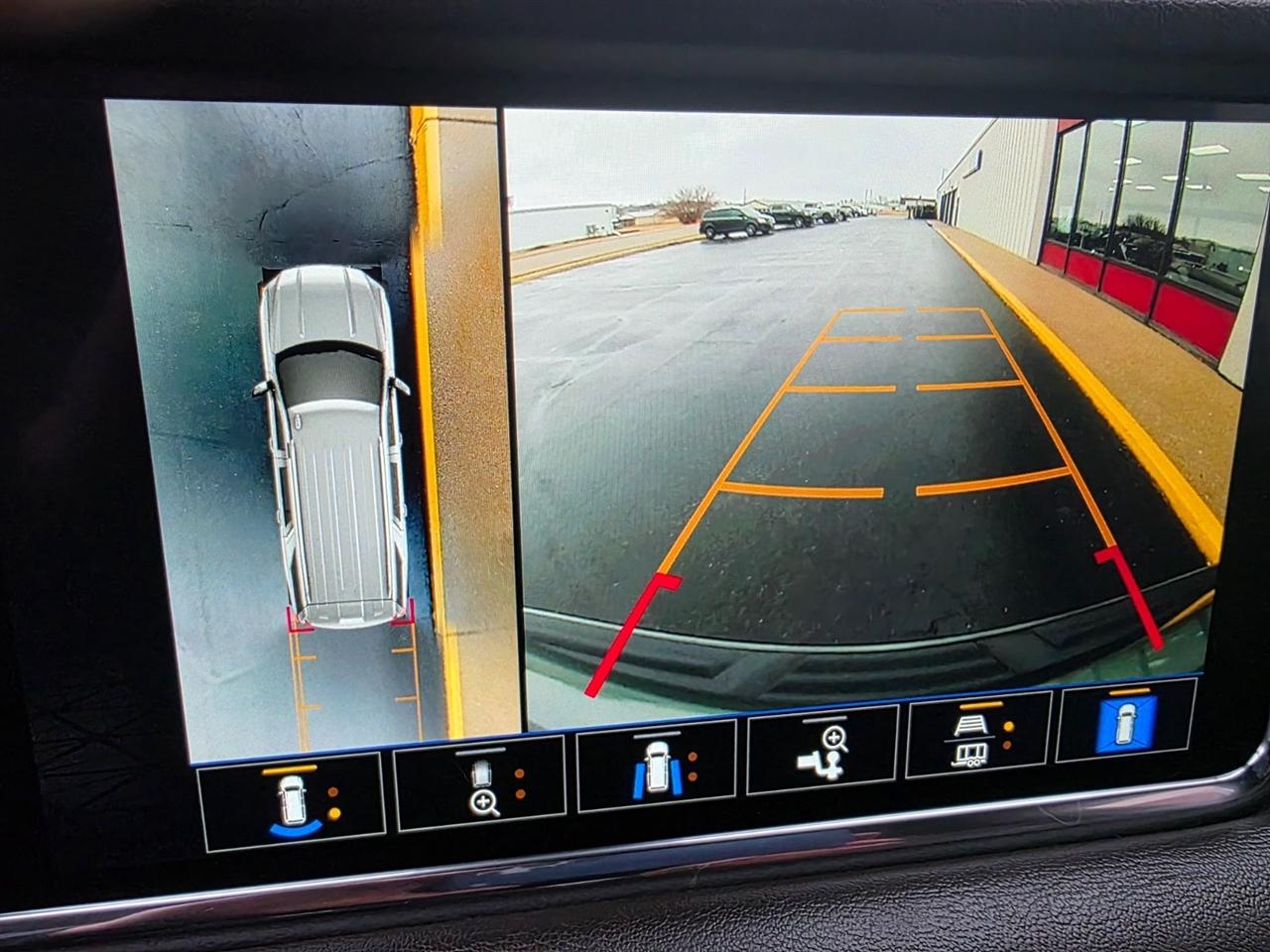 GMC Yukon XL Denali 4WD 2023