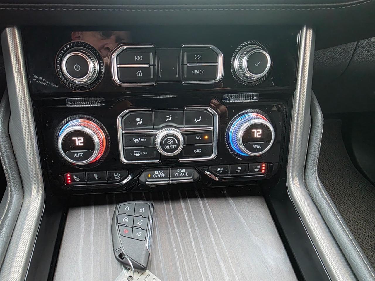 GMC Yukon XL Denali 4WD 2023